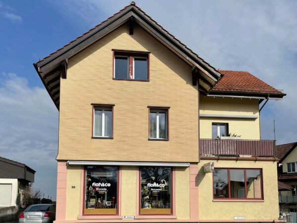 floh co brockenstube aussen 2 scaled 600x450 1