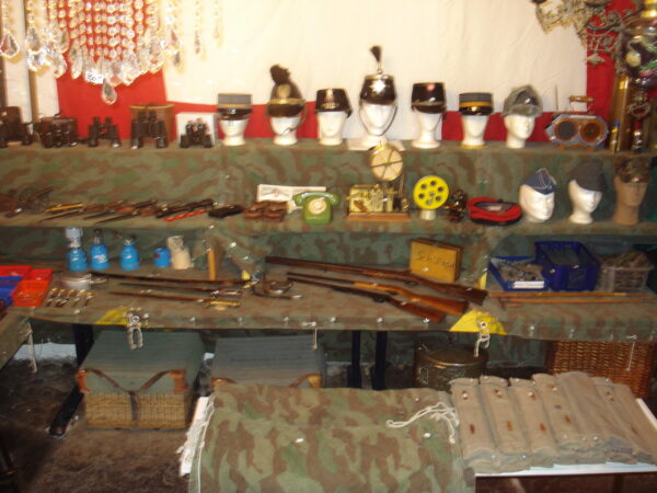 troedlermarkt goldswil militaria 600x450 1